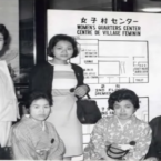 1964年(昭和39年)東京オリンピックで行われた上田美枝きものショー女子村センター前