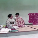 1974年(昭和49年)頃『小川宏ショー』出演時に考案作品を説明する上田美枝