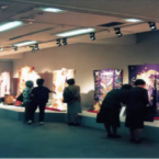 1995年(平成7年)横浜高島屋にて「美枝きもの資料館展」を開催
